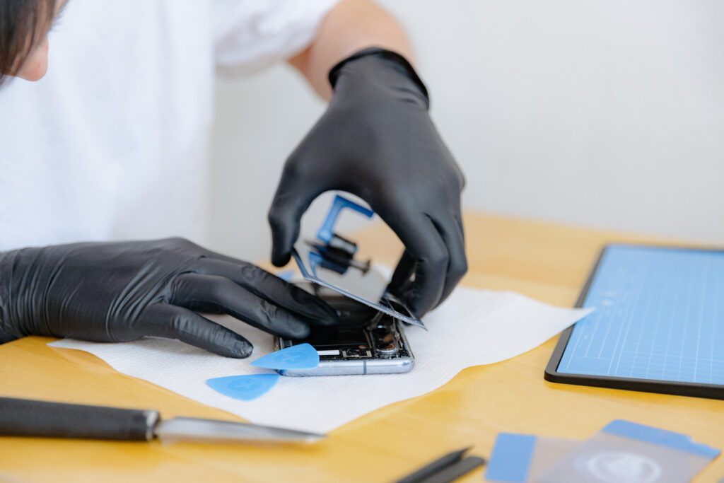 Reliable cellphone and gadget repair technicians in Chicago, IL